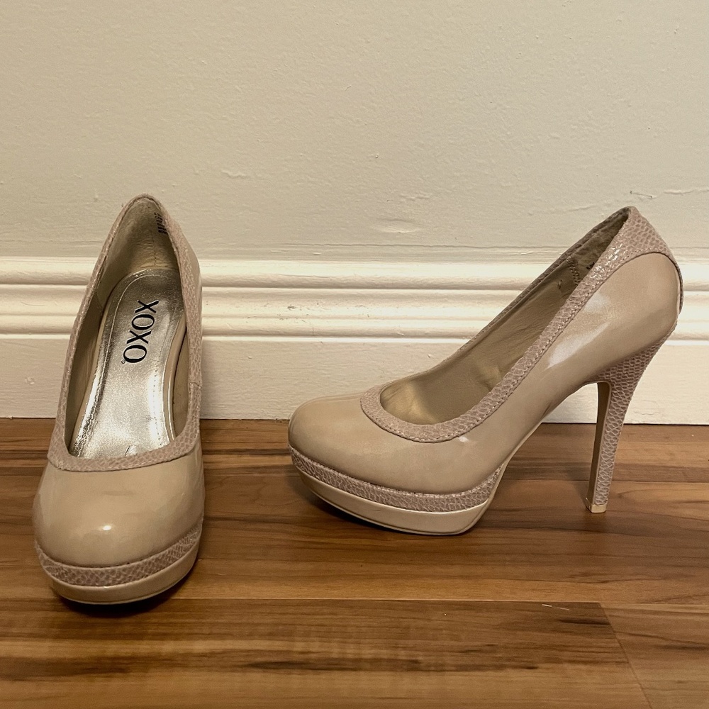 Nude Platform Pumps